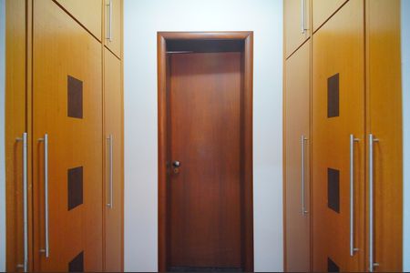 Casa à venda com 459m², 3 quartos e 6 vagasCloset da suíte 2