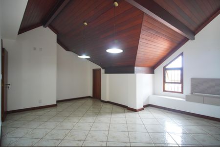 Casa à venda com 459m², 3 quartos e 6 vagasSala 3