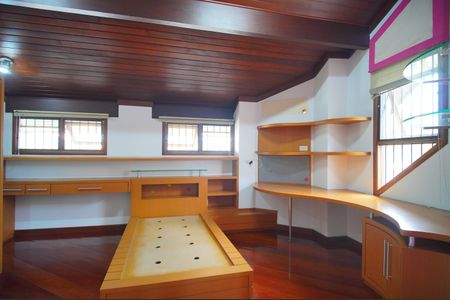 Casa à venda com 459m², 3 quartos e 6 vagasSuíte 2