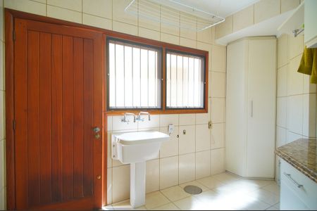 Casa à venda com 459m², 3 quartos e 6 vagasÁrea de Serviço