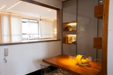 Apartamento à venda com 154m², 4 quartos e 4 vagasCozinha