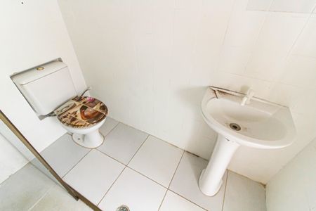 Casa à venda com 450m², 4 quartos e 6 vagasCasa 2 - Banheiro