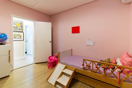 Casa à venda com 450m², 4 quartos e 6 vagasQuarto