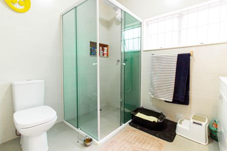 Casa à venda com 450m², 4 quartos e 6 vagasBanheiro Social