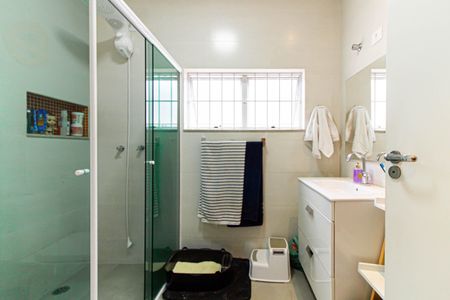 Casa à venda com 450m², 4 quartos e 6 vagasBanheiro Social