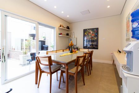 Casa à venda com 450m², 4 quartos e 6 vagasVaranda gourmet