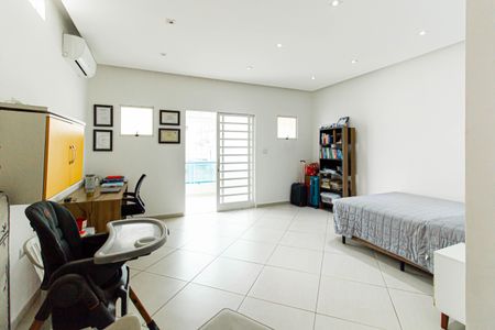 Casa à venda com 450m², 4 quartos e 6 vagasSuíte 2