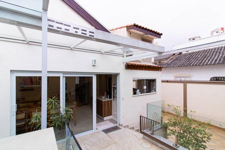 Casa à venda com 450m², 4 quartos e 6 vagasÁrea externa