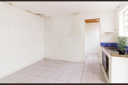 Casa à venda com 450m², 4 quartos e 6 vagasCasa 2 - Cozinha