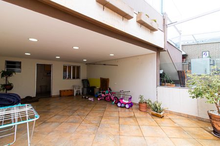 Casa à venda com 450m², 4 quartos e 6 vagasÁrea externa