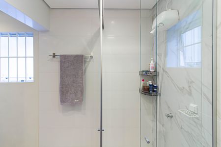 Casa à venda com 450m², 4 quartos e 6 vagasBanheiro da Suíte 1