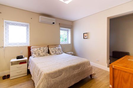 Casa à venda com 450m², 4 quartos e 6 vagasSuíte 1