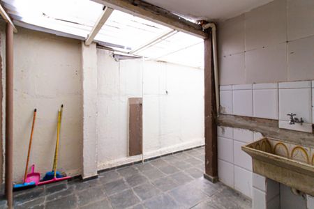 Casa à venda com 450m², 4 quartos e 6 vagasCasa 2 - Área de Serviço