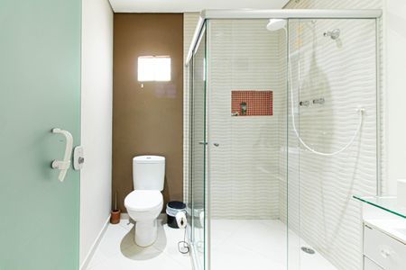 Casa à venda com 450m², 4 quartos e 6 vagasBanheiro da Suíte 2