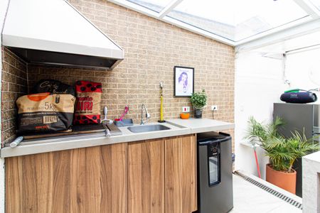 Casa à venda com 450m², 4 quartos e 6 vagasÁrea externa