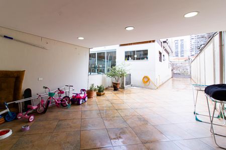 Casa à venda com 450m², 4 quartos e 6 vagasÁrea externa