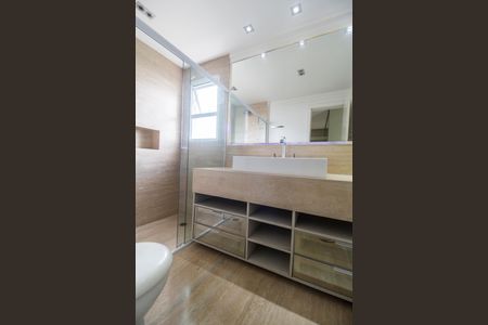 Apartamento à venda com 202m², 3 quartos e 3 vagasBanheiro da Suíte