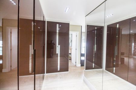 Apartamento à venda com 202m², 3 quartos e 3 vagasCloset da suíte