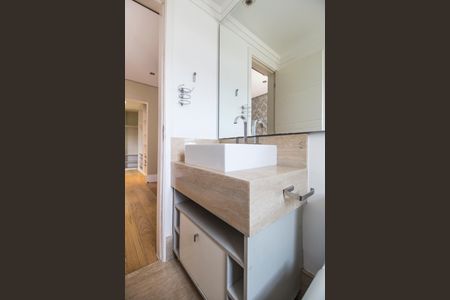 Apartamento à venda com 202m², 3 quartos e 3 vagasBanheiro da Suíte 2