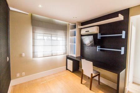 Apartamento à venda com 202m², 3 quartos e 3 vagasSuíte 3