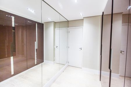 Apartamento à venda com 202m², 3 quartos e 3 vagasCloset da suíte