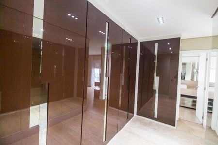 Apartamento à venda com 202m², 3 quartos e 3 vagasCloset da suíte