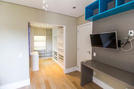 Apartamento à venda com 202m², 3 quartos e 3 vagasCloset da Suíte 2