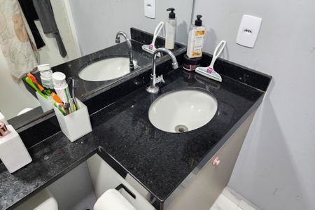 Apartamento à venda com 47m², 2 quartos e 1 vagaBanheiro Social