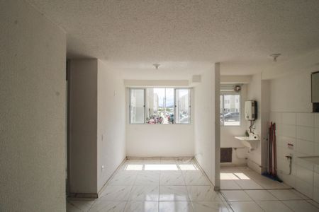 Sala de apartamento para alugar com 2 quartos, 42m² em Parque Sao Vicente, Belford Roxo