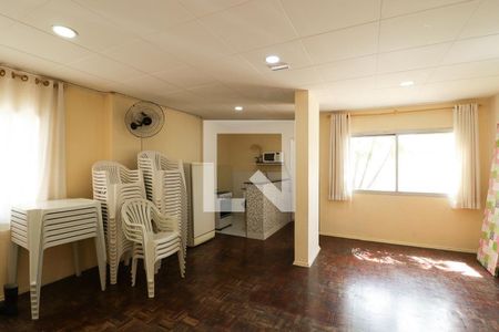 Apartamento à venda com 55m², 2 quartos e 1 vaga Apartamento à venda com 55m², 2 quartos e 1 vagaÁrea comum - Salão de festas