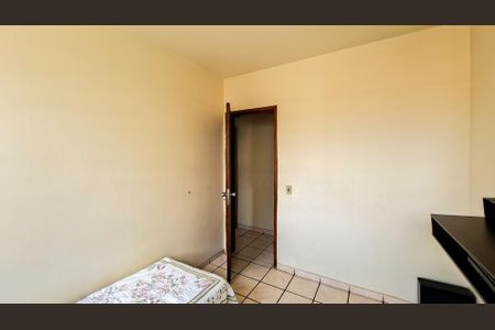 Apartamento à venda com 75m², 3 quartos e 2 vagasQuarto 2