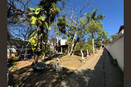 Casa à venda com 385m², 4 quartos e 8 vagasQuintal