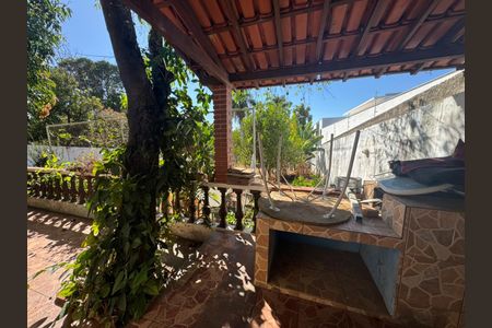 Casa à venda com 385m², 4 quartos e 8 vagasQuintal