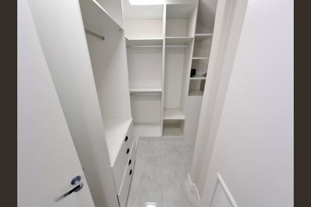 Apartamento à venda com 240m², 2 quartos e 2 vagasCloset Suíte 2