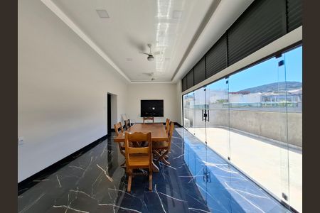 Apartamento à venda com 240m², 2 quartos e 2 vagasCozinha