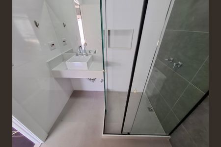 Apartamento à venda com 240m², 2 quartos e 2 vagasBanheiro 