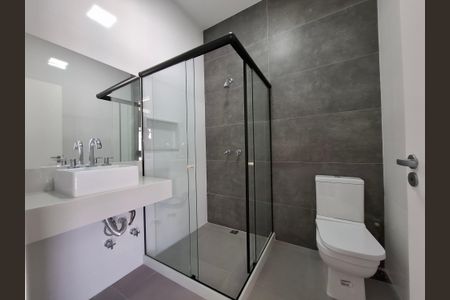 Apartamento à venda com 240m², 2 quartos e 2 vagasBanheiro 