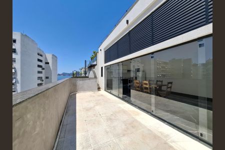 Apartamento à venda com 240m², 2 quartos e 2 vagasÁrea Externa