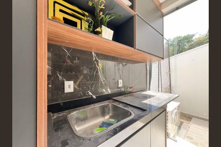 Casa de condomínio para alugar com 390m², 3 quartos e 5 vagasÁrea de Serviço