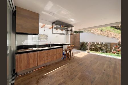Casa de condomínio para alugar com 390m², 3 quartos e 5 vagasChurrasqueira