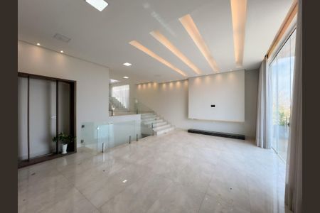 Casa de condomínio para alugar com 390m², 3 quartos e 5 vagasSala