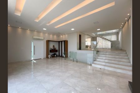 Casa de condomínio para alugar com 390m², 3 quartos e 5 vagasSala