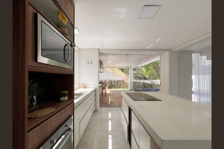 Cozinha de casa de condomínio para alugar com 3 quartos, 390m² em Gquitba, Valinhos