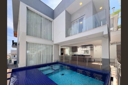 Casa de condomínio para alugar com 390m², 3 quartos e 5 vagasPiscina