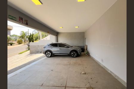 Garagem de casa de condomínio para alugar com 3 quartos, 390m² em Gquitba, Valinhos