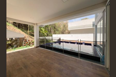 Casa de condomínio para alugar com 390m², 3 quartos e 5 vagasChurrasqueira
