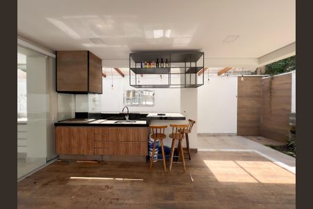 Casa de condomínio para alugar com 390m², 3 quartos e 5 vagasChurrasqueira