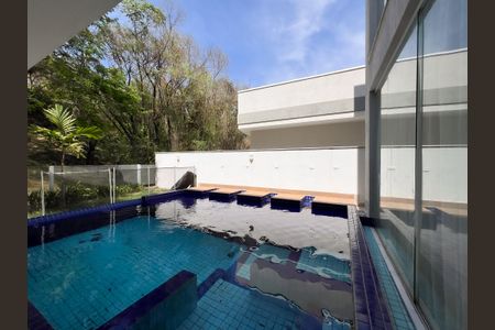 Casa de condomínio para alugar com 390m², 3 quartos e 5 vagasPiscina