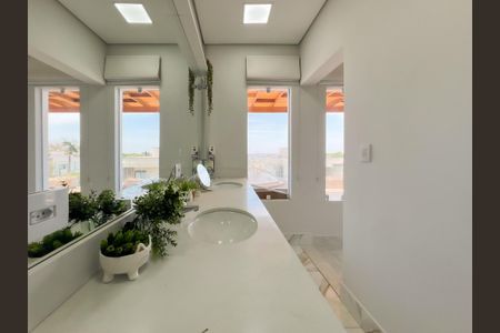 Casa de condomínio para alugar com 390m², 3 quartos e 5 vagasBanheiro da Suíte 1