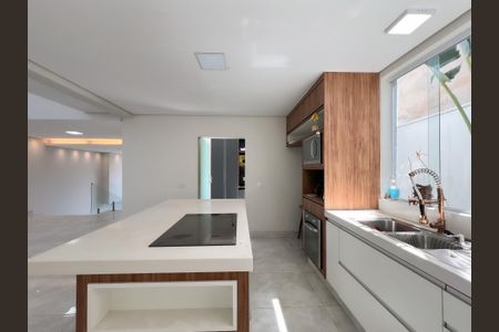 Casa de condomínio para alugar com 390m², 3 quartos e 5 vagasCozinha